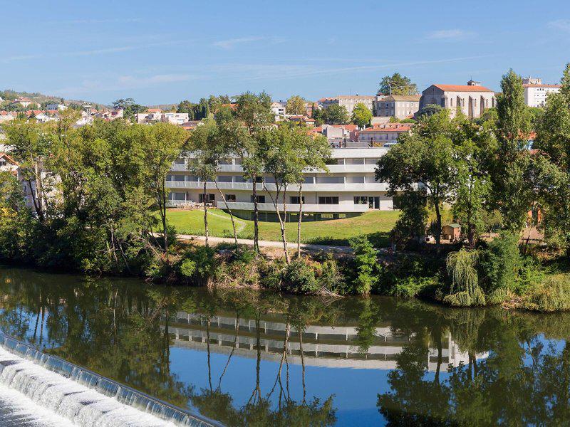 201BE1BDD6F8E05B26A32A5850F0B81F