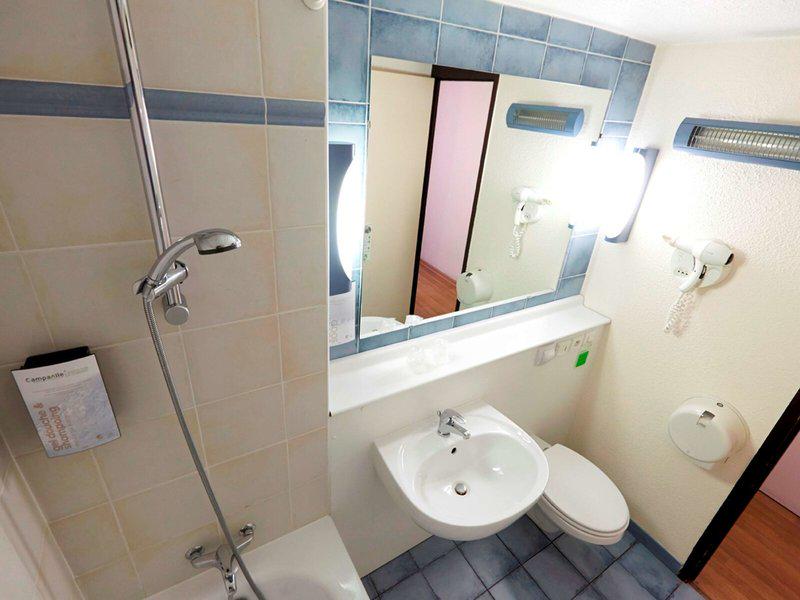 70142B17720C53DC95B005DEACD3E649