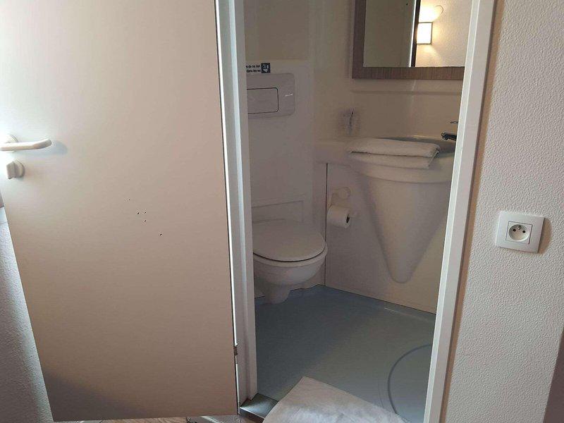 CC4096A8516150A51DC8525A1D3357CA