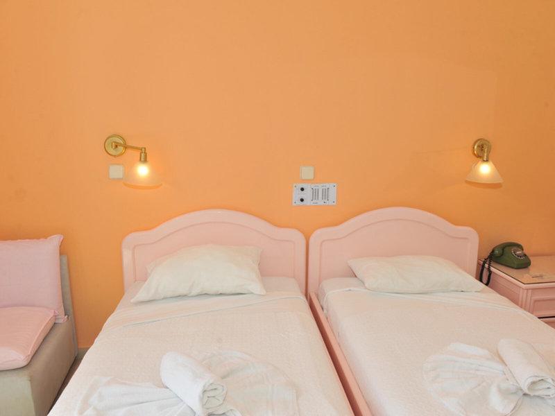 B7996EEE6652E88E4E58E1D27300560C