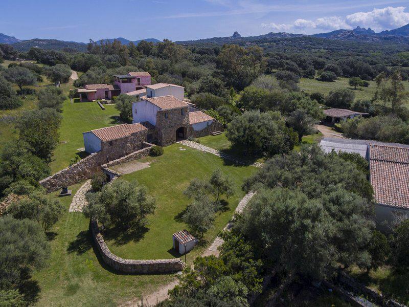 CCAB85922651C2C22666F9F6D1E13941