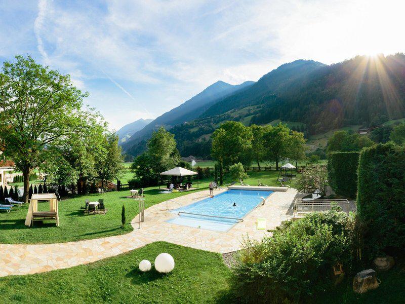 81DFAF608C045750D7B78F7C15A4EB60