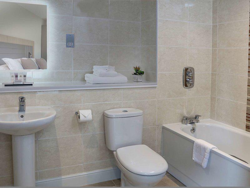 8CEA5D4F4D794362DC347DE589B3DD02