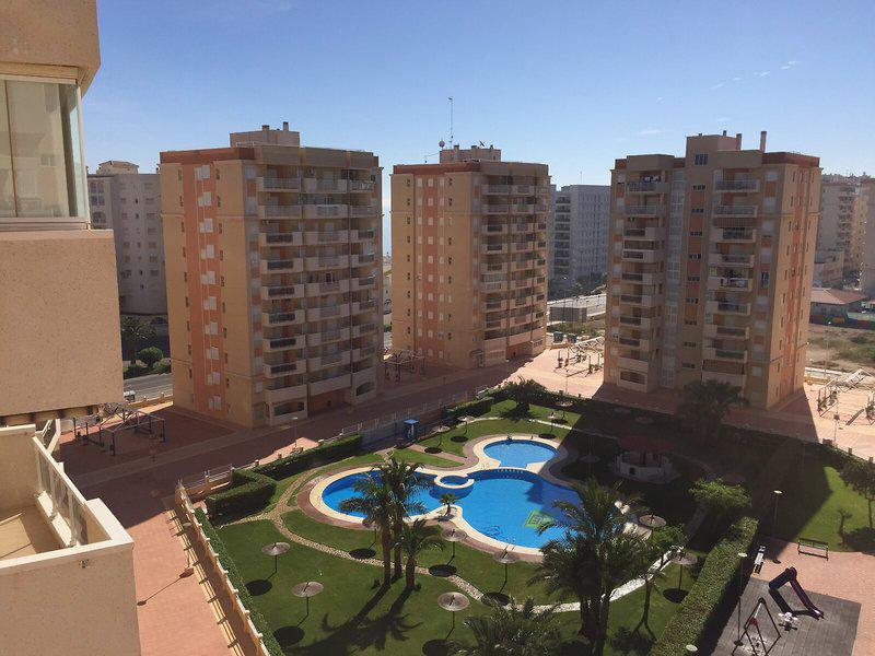 D34611D980CEE085C12855E2AE92F579