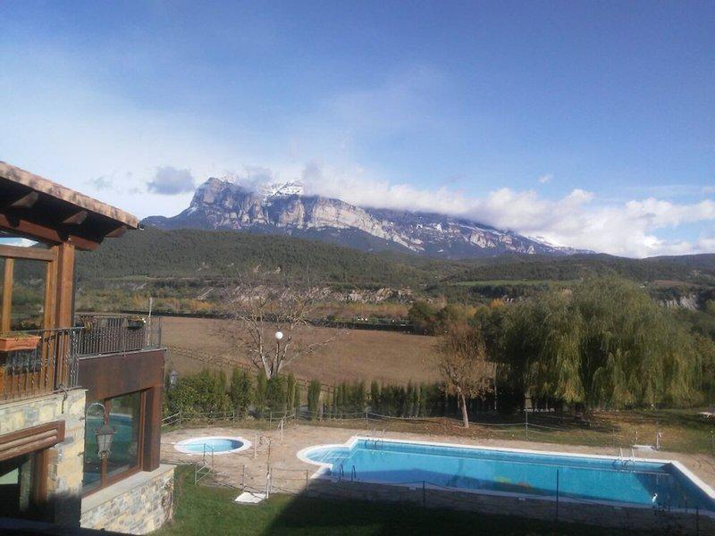 4CB1E85BB93538DB3850DA001A24CC07