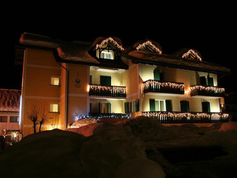 AA3E26A63EEE5B20D1A243AF142D1B36