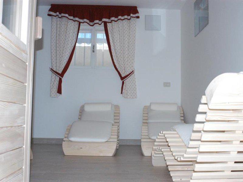 C77198F2B849AE70AFC580270F77085B