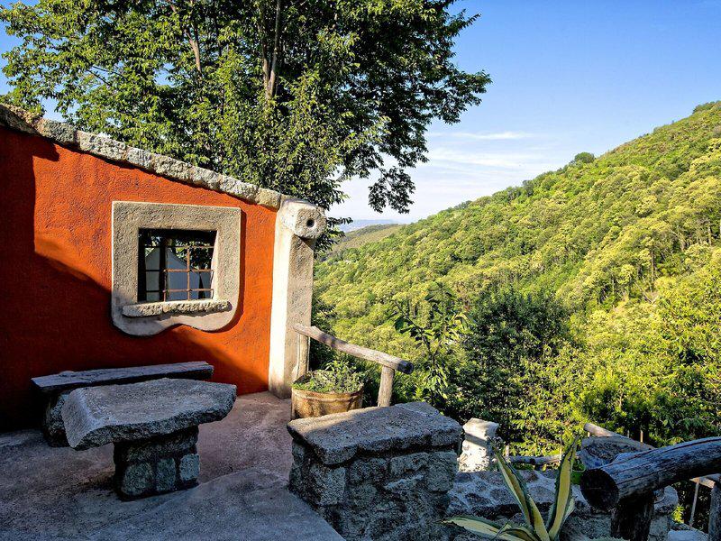 DEF4E08EB4C253FCA799988C928D96E5