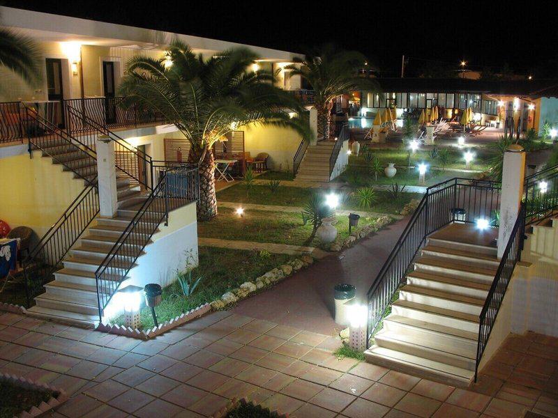 28E28A304C8F2FE9EF6BF0E24790DA12