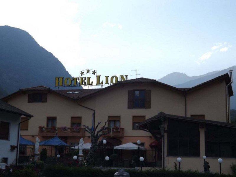 12C72363097BD9681288F5D01C2585C1