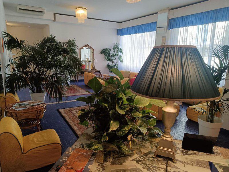 F5D1A2555CB79AD7A26DF1B8EE9C670F