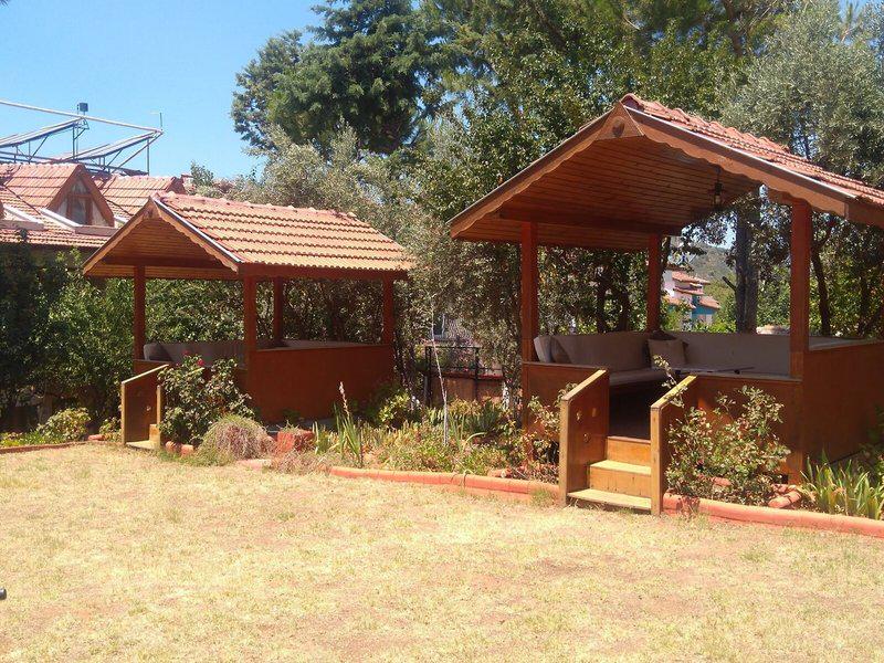 9E5D382BB2148D829CDF281B08E4A9CE