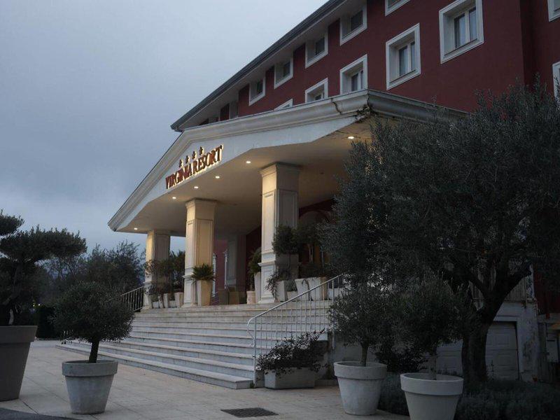 F47BE5F12D70752C351D803A4B85D716