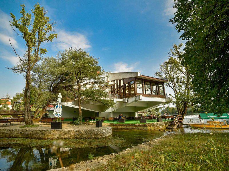 5C1BE27EF13B400802C15808597B55CB