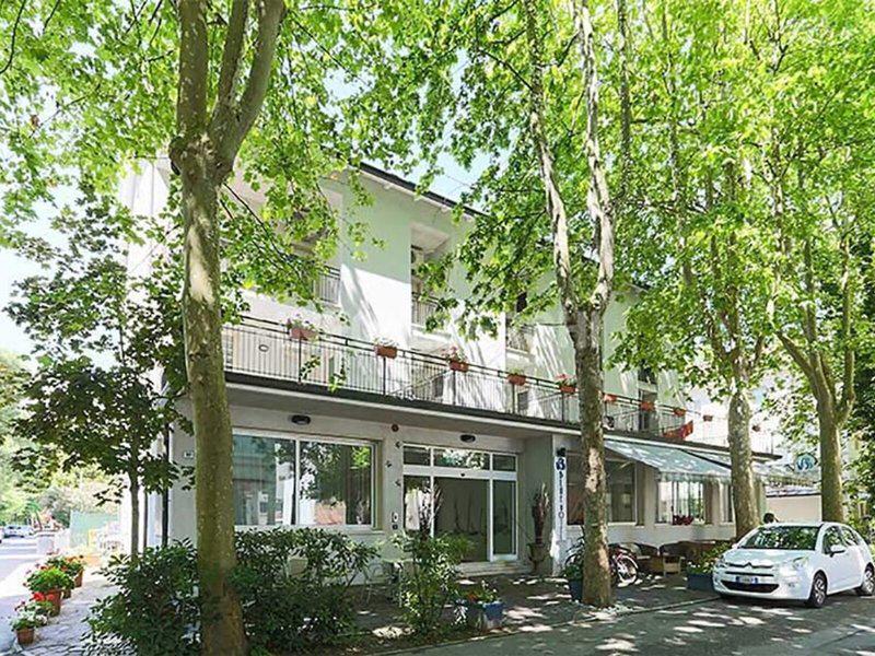 F5EFD52676D3DAFA3A1D959FFCD0398C