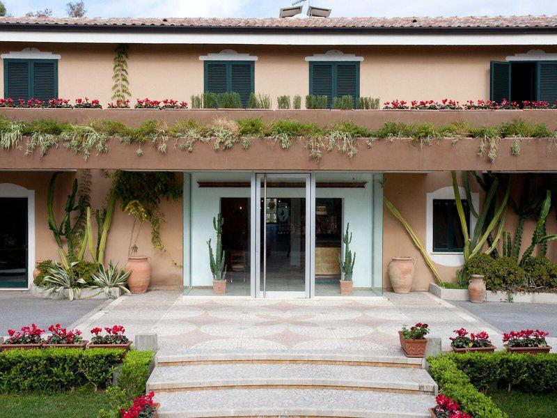 DB72655E7C3DD686350A4CF183D8751F