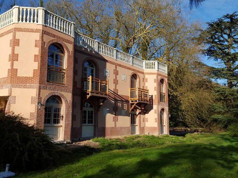 DBBCA14B4193AFDE13670BE74E9A8C4A