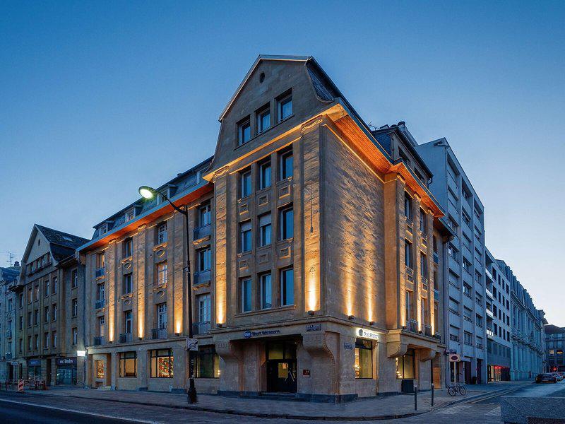 21E61CF6938D699375AA80BB4000411E