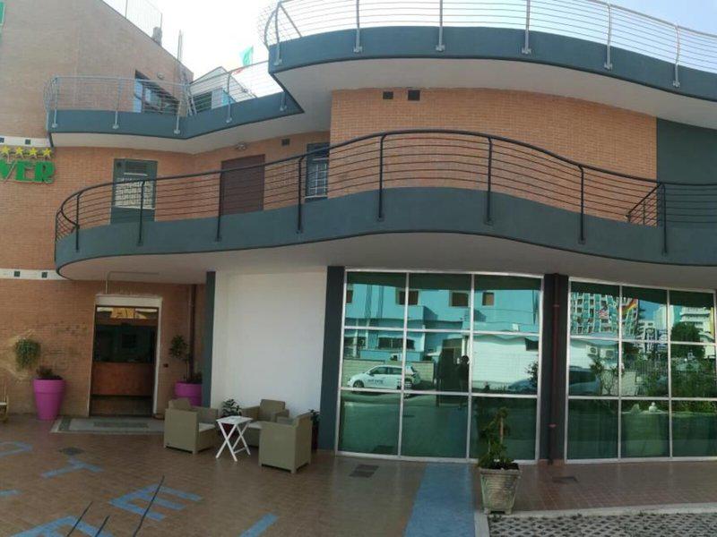 09037BE44825DDAE3943D18F15B1763A