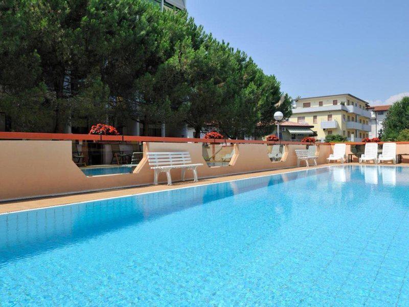 FDC6AB37DE6052302A3B126CC31D1EB1