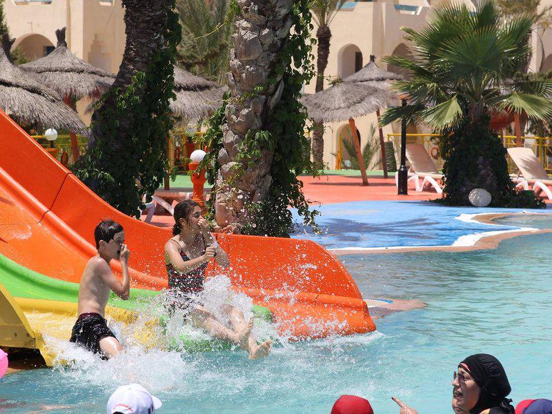 93ADD1433FF7DD597DFA8AE6F2B2BB90