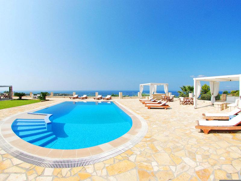 F2D670B7ABA51B1C9ADE27679C6583F1