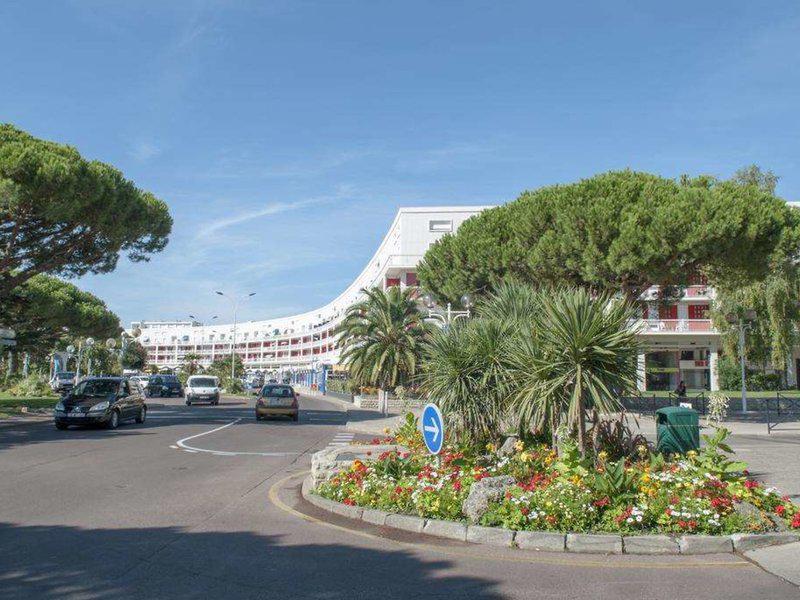 B3C9DF9E725E389D4AF677610D6C1934