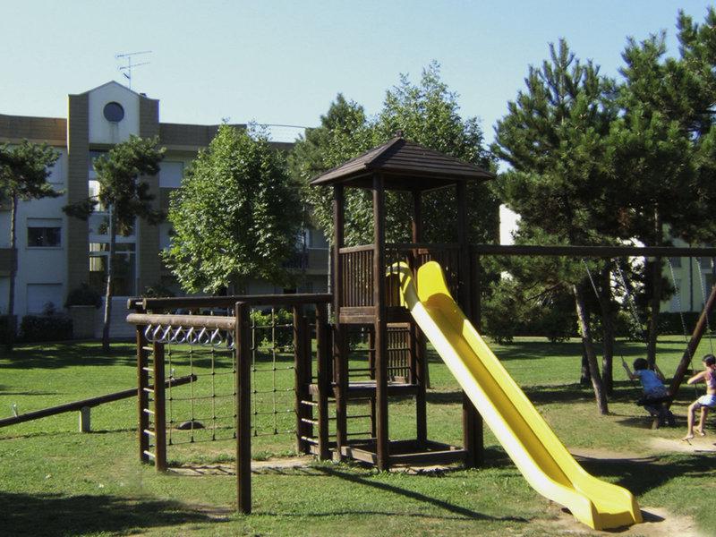 B849EC0E256353392498E49689AA493B