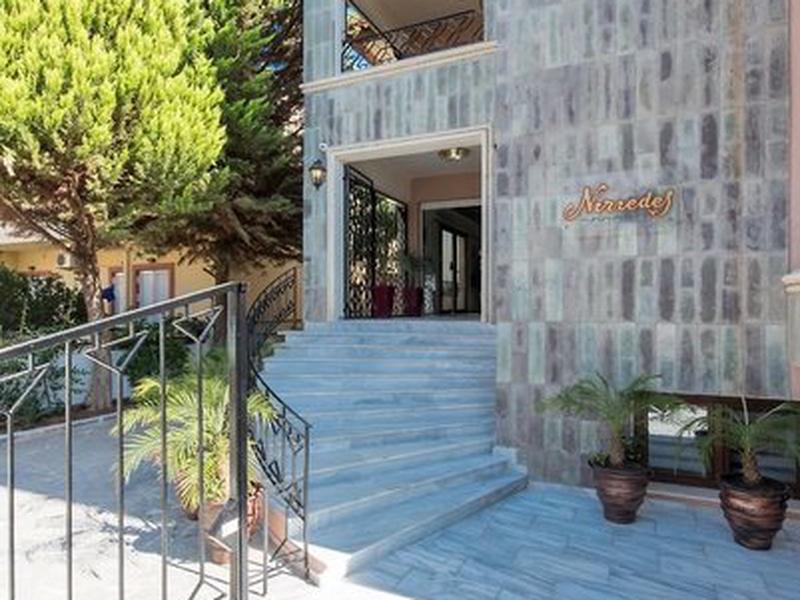 AA4BDD75F5F238B10E18F7C716F843D8