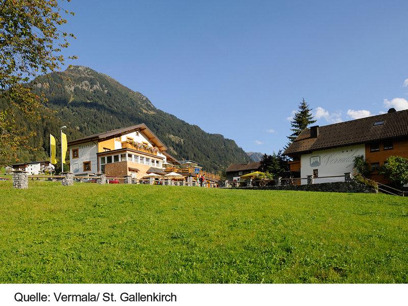 8B872FEC5B53DE9C76E7D570E4F784C1