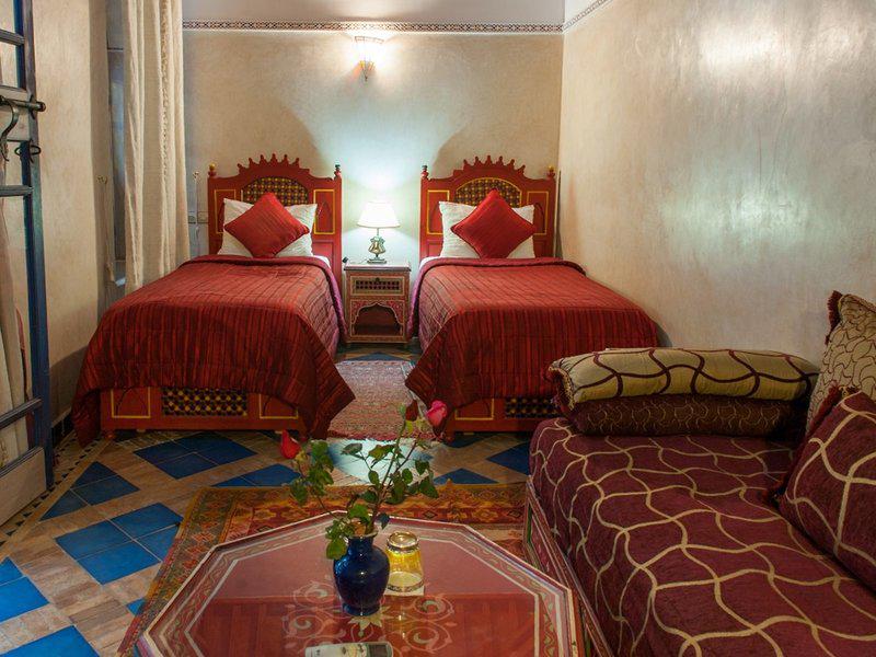 25B7C20600BFE266C986DC57B9D76D37