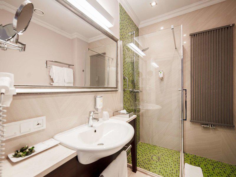 A121FC30B52AB6A481D191EB8B9BC185