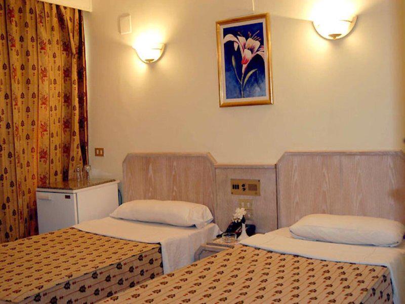 4F988225B8E33E1DBCB4636C6B8F790F