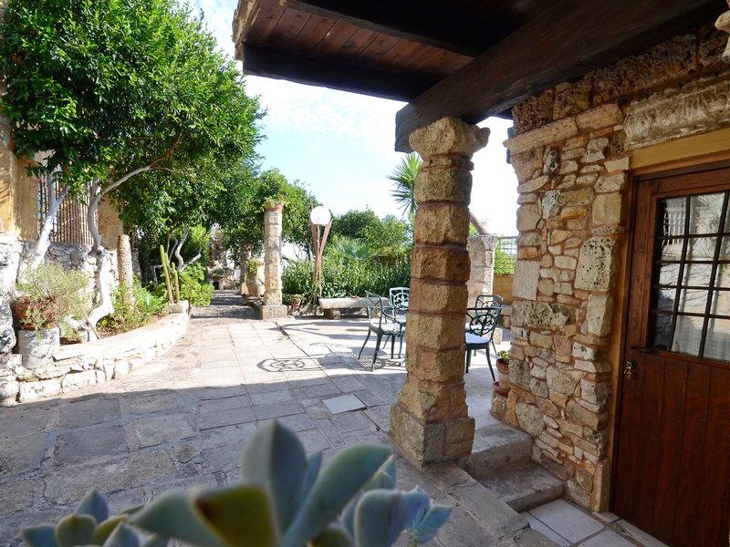 BEC8AC0E5551B9737217FE1F6C270376