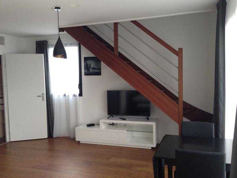 BCAA574C34560313D1D92A4EB0C1CE39