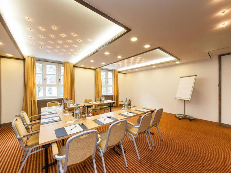 27A54F7B6487DDE3A6AAB18196A31E06