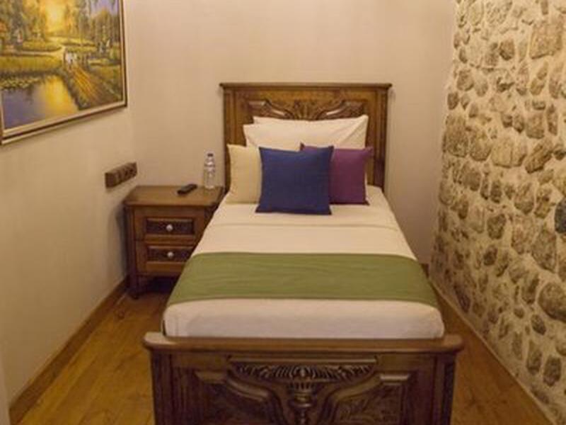 CC59B4085696D569A373C9C80414B24D