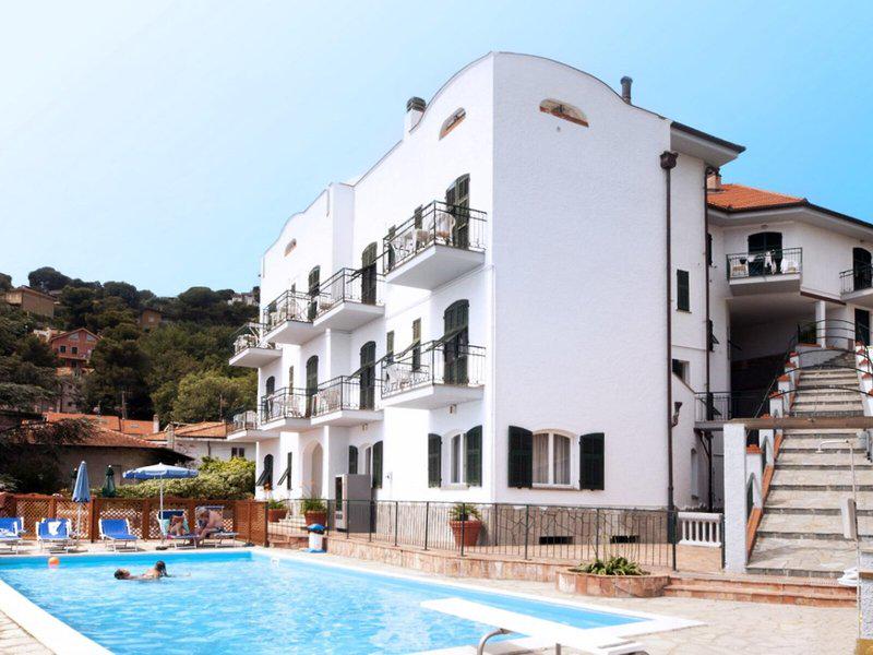 79CD715986F28176B0329EA7C368603F