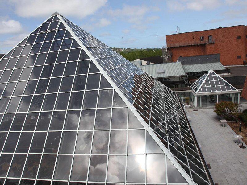 40D2A9BDE74CAE433A63578E4505869A