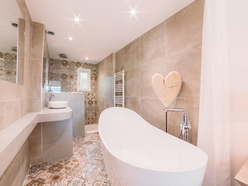 A9F8C3317AD76BB7D9AFD4A8FCD7D538