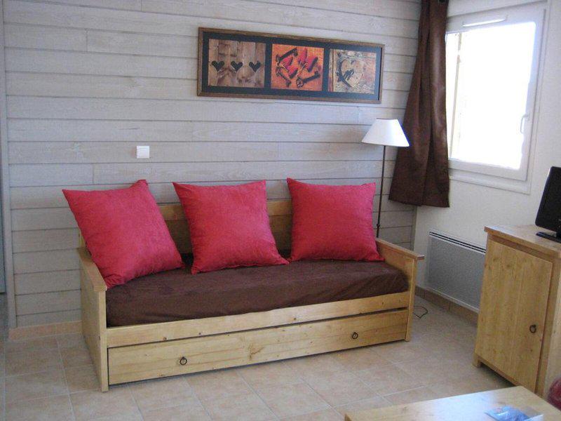 5E8B110A5BCED24E1E0D33DA2618D652