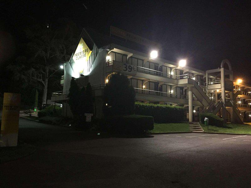 D096560DE8B3E87E429133E3A913A055