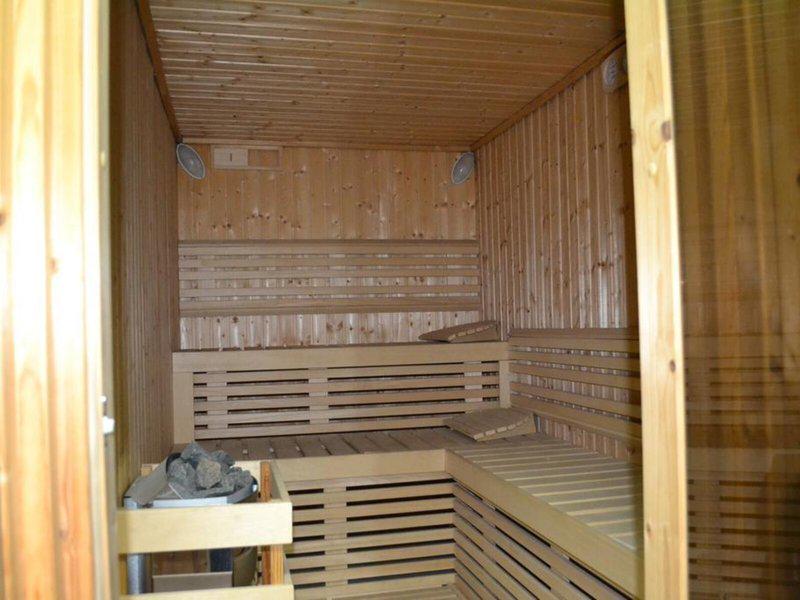 EEBC05291A041A41941461504E85CE54