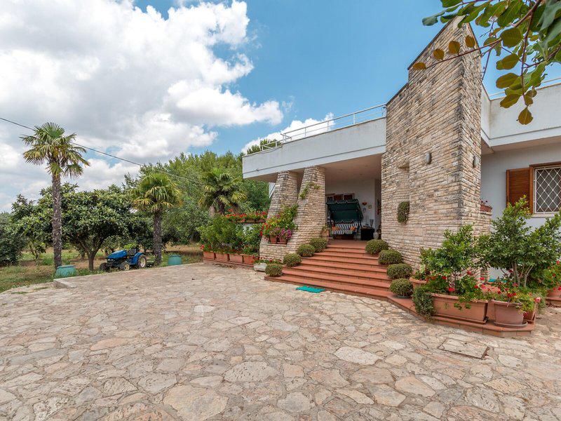 EF8AAC9A77748C315B2A750E6E389A22