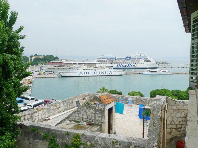 EE1A08623F5CC3E33DE963BE1F725482