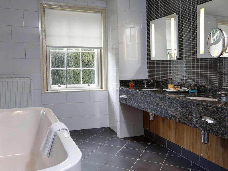 65CBF95EE54BEF601E537442F27A21A8