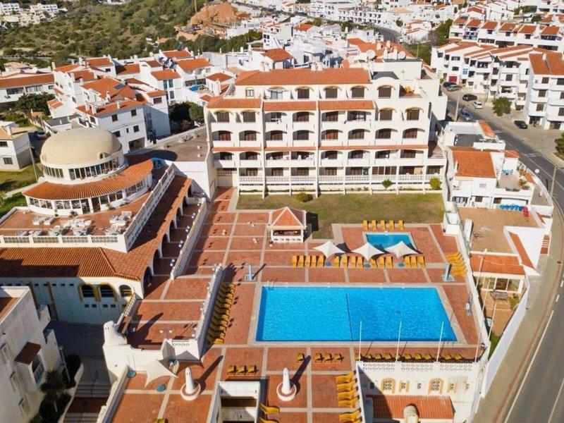 12193444D3EB84E0A6C1FAF37228F100