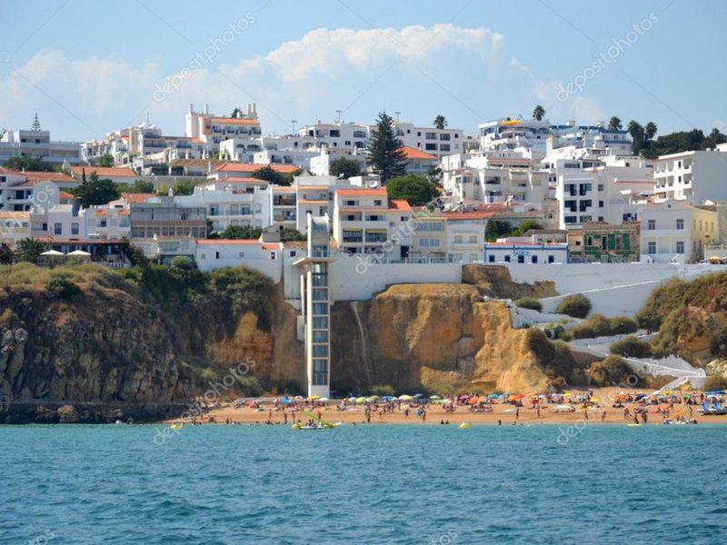 86F76E878F0EB3655202182E2A9B955B