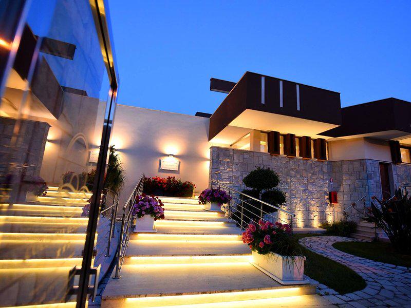 DBF49E066DDFAF14627CF6B88EC4F2F6