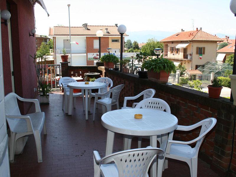 FF6A8043B6EEB81D3ADED9E9AD3B96E4